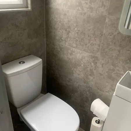 Cosy Open Plan In 11 2 Persons 都柏林