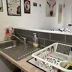 Pet-friendly Open Plan In Sleeps 2 Holiday home *