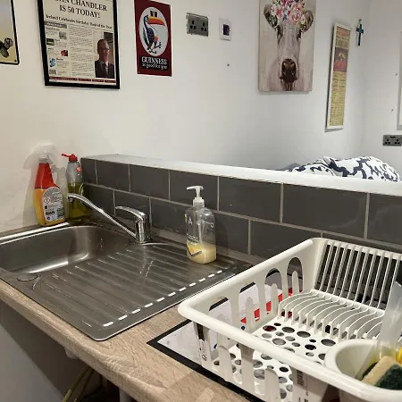 Pet-friendly Open Plan In Sleeps 2 Hébergement de vacances *