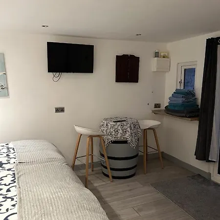 Cosy Open Plan In 11 2 Persons Feriehus